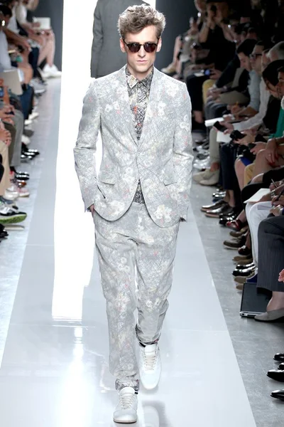 Look 37